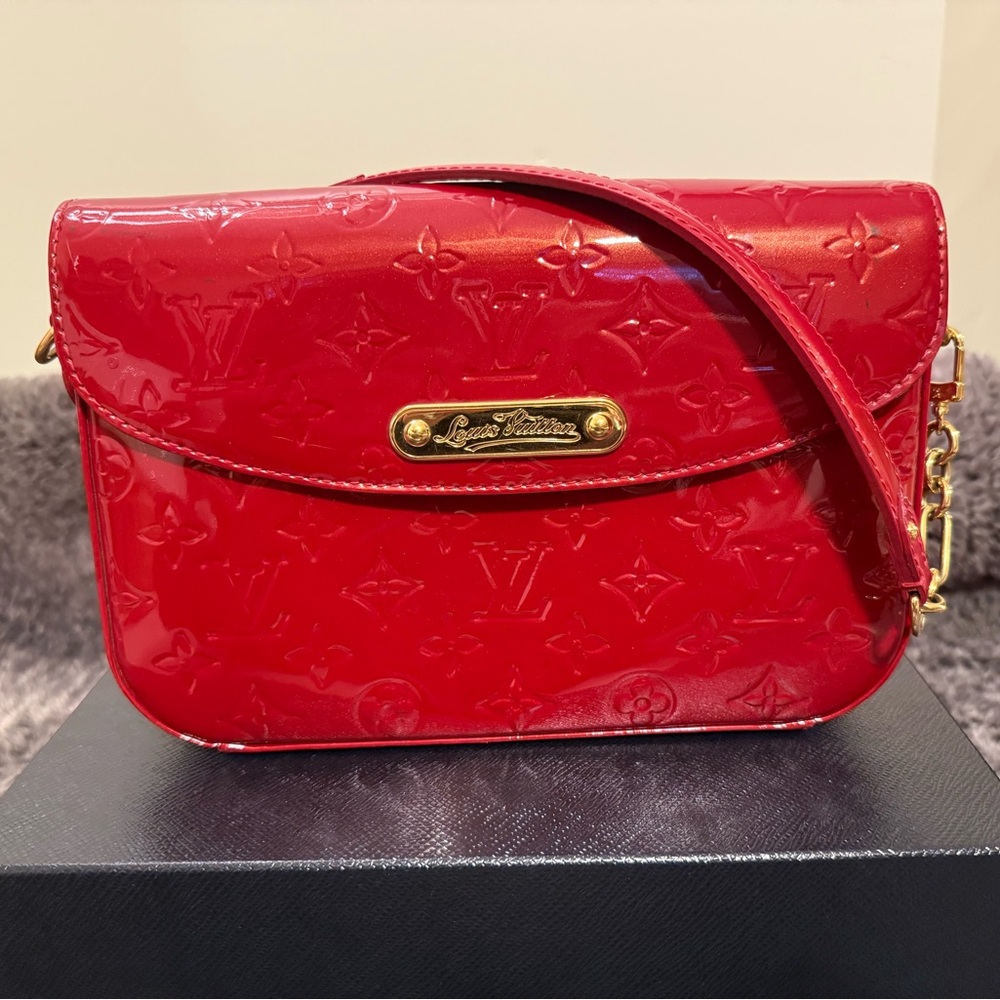 Authentic Louis Vuitton Pomme D'Amour Monogram Vernis Rodeo Drive Shoulder Bag
